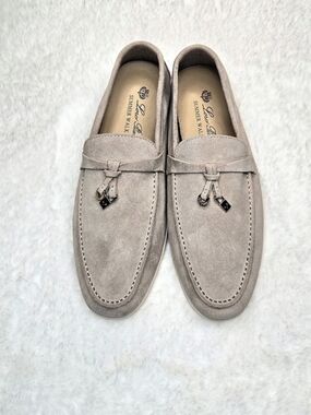 Loro Piana Summer Walk Charms 39 EU / 8 U.S
